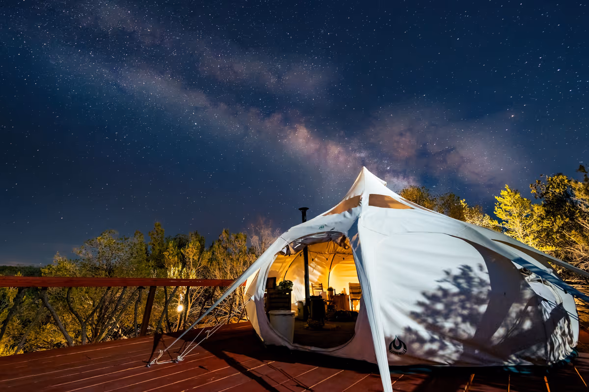 Glamping, perché oggi non basta più una tenda di lusso per fare business