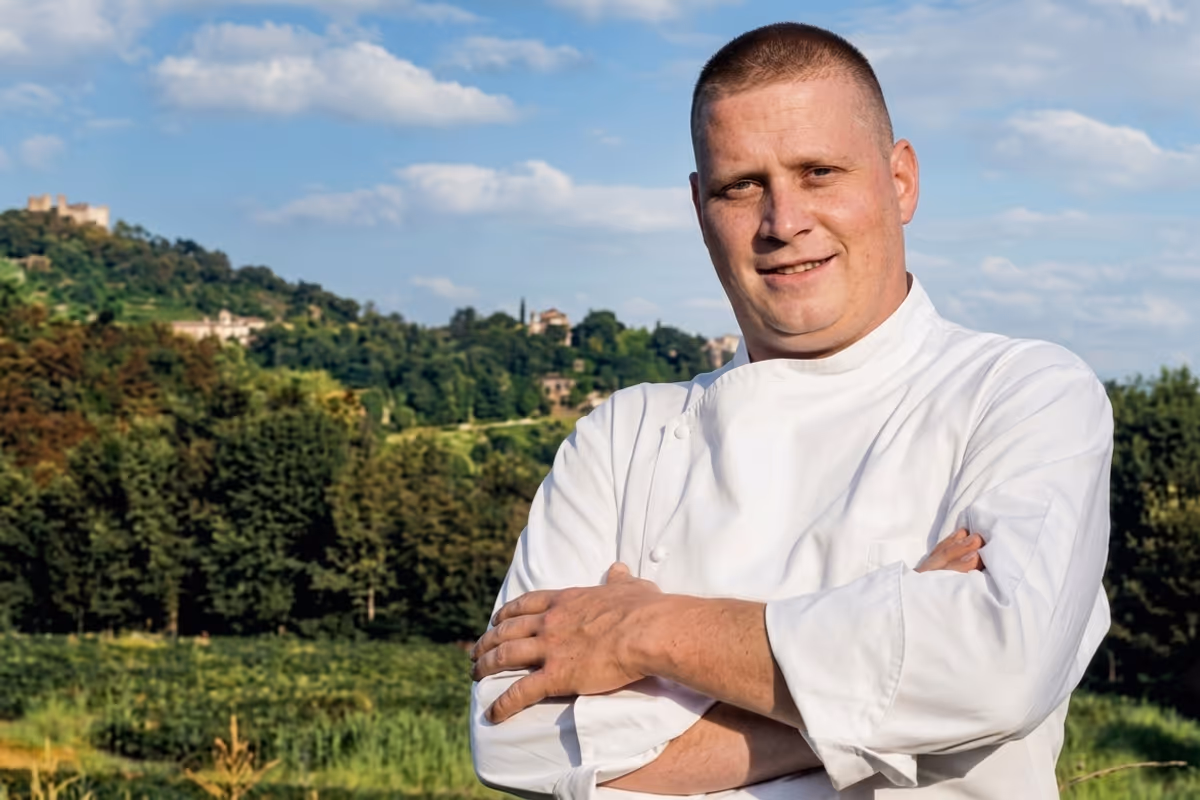 Francesco Corrente, uno dei due titolari della Trattoria Ponte Peron di Asolo (Tv) vittima delle recensioni false