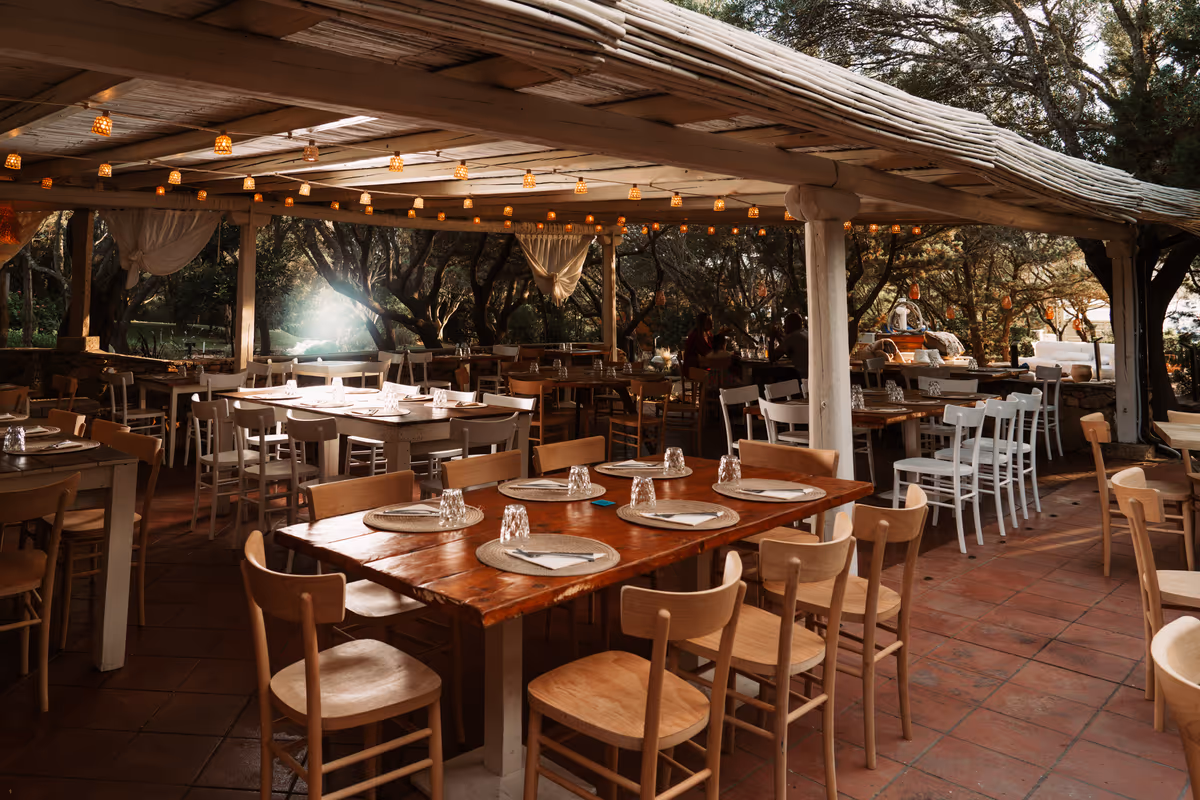 La sala da 150 coperti di Crunch Porto Cervo
