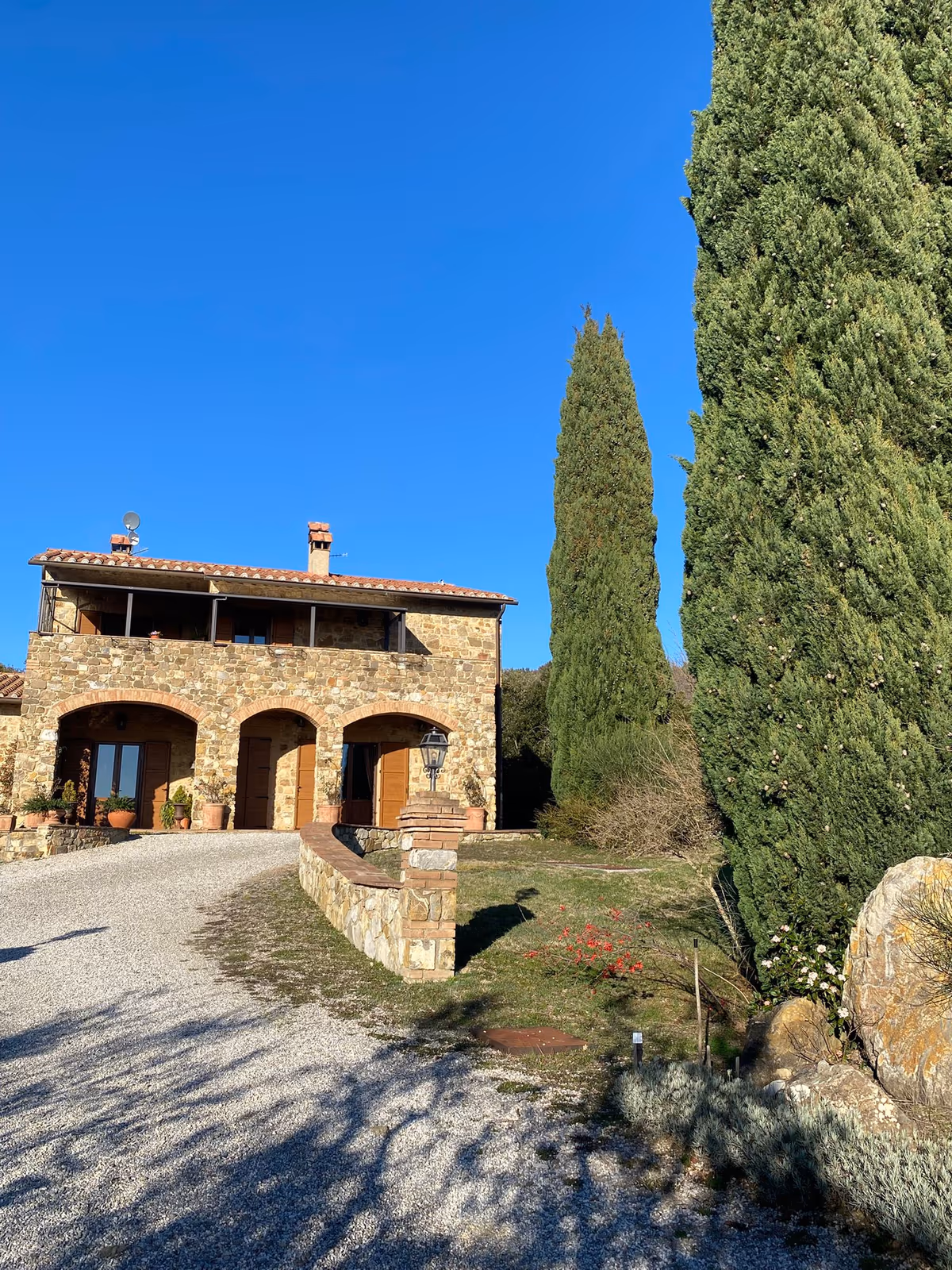 La realtà Toscana che unisce il terroir marino della Maremma alle colline del Brunello