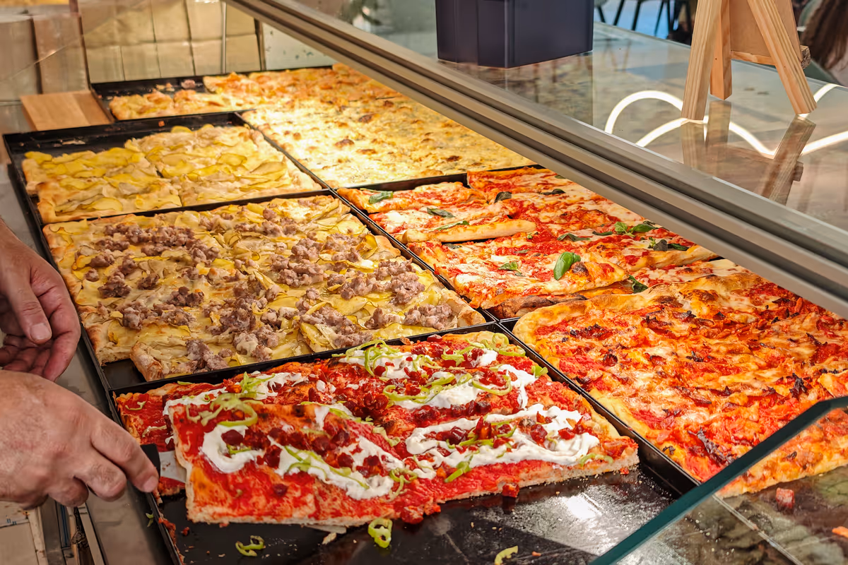 Nasce Sfoorna, il locale dove pizza, pane e lievitati convivono da mattina a sera
