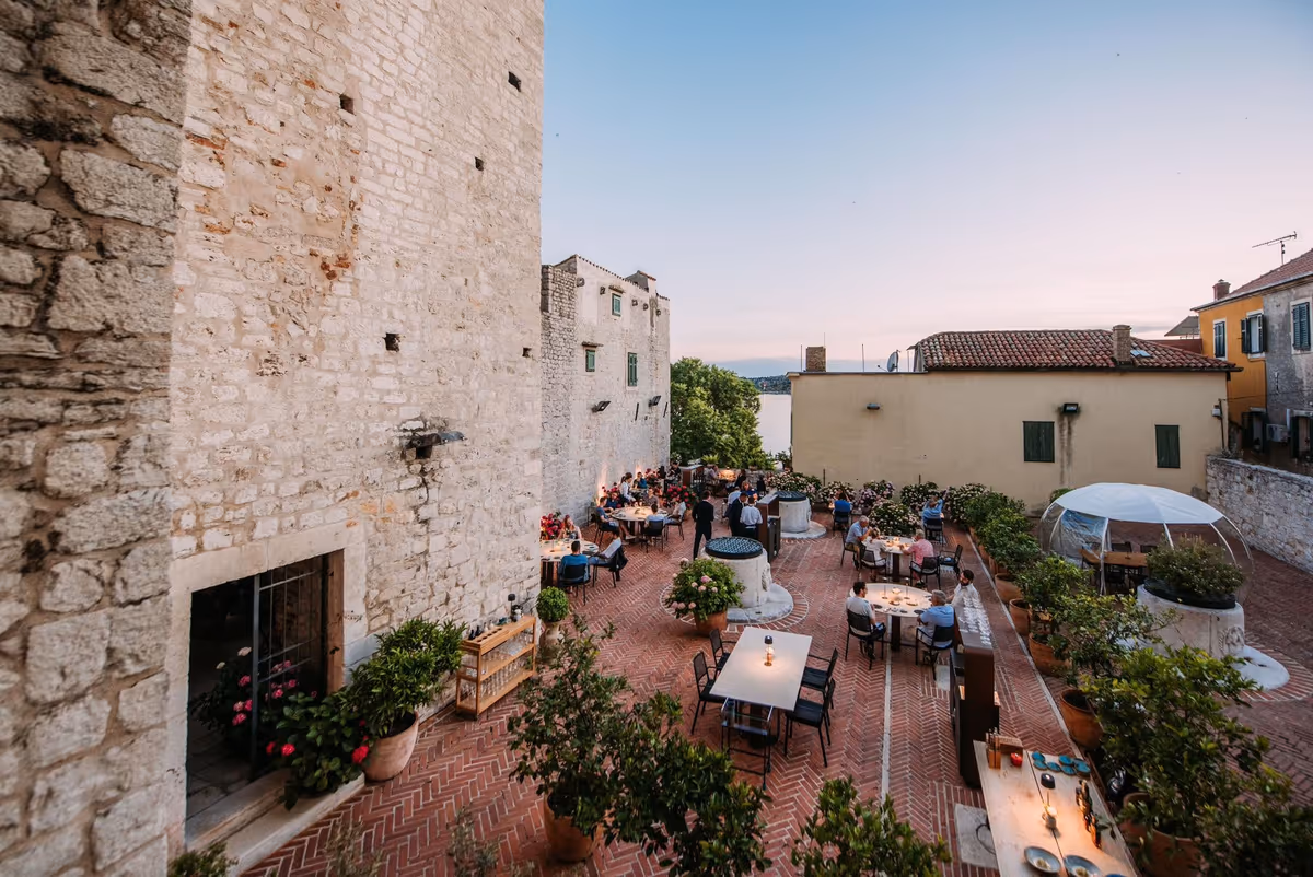 In Croazia il viaggio lento passa tra borghi, natura e cucina autentica