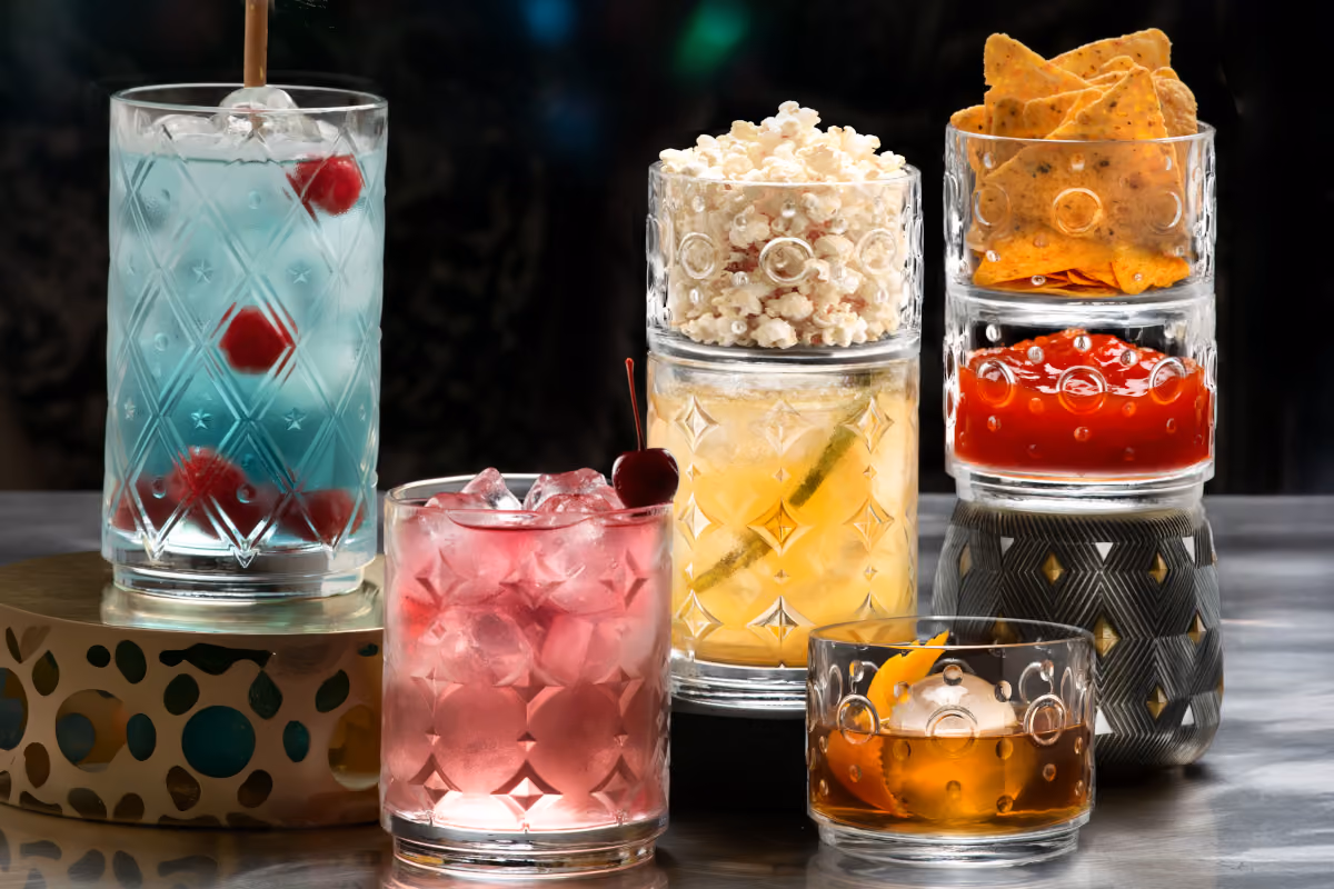 Come devono essere i bicchieri da cocktail? Belli, resistenti e impilabili