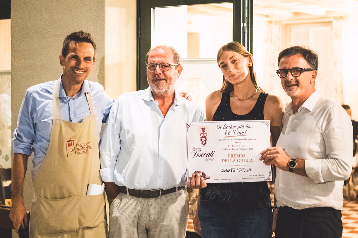 Osvaldo Centurelli ritira il premio della giuria tecnica