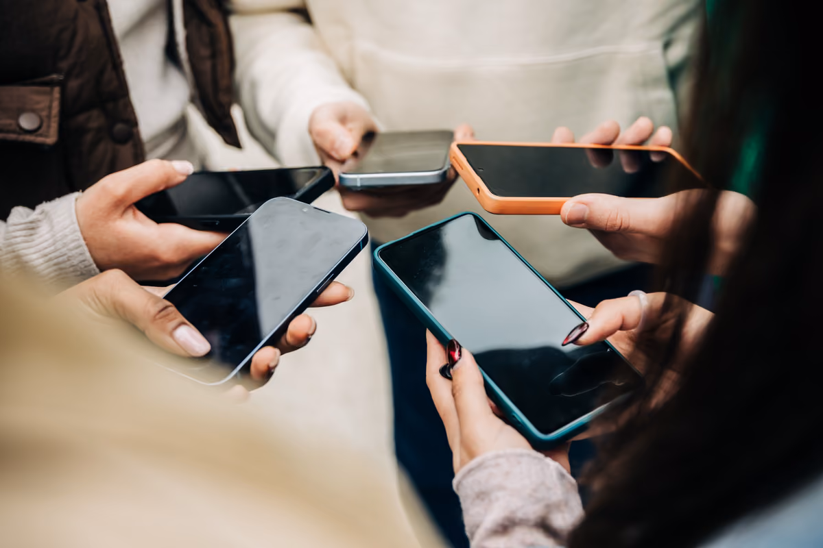 Le challange che nascono tra i ragazzi, spesso giovanissimi, sui social, un fenomeno che va tenuto sotto controllo
