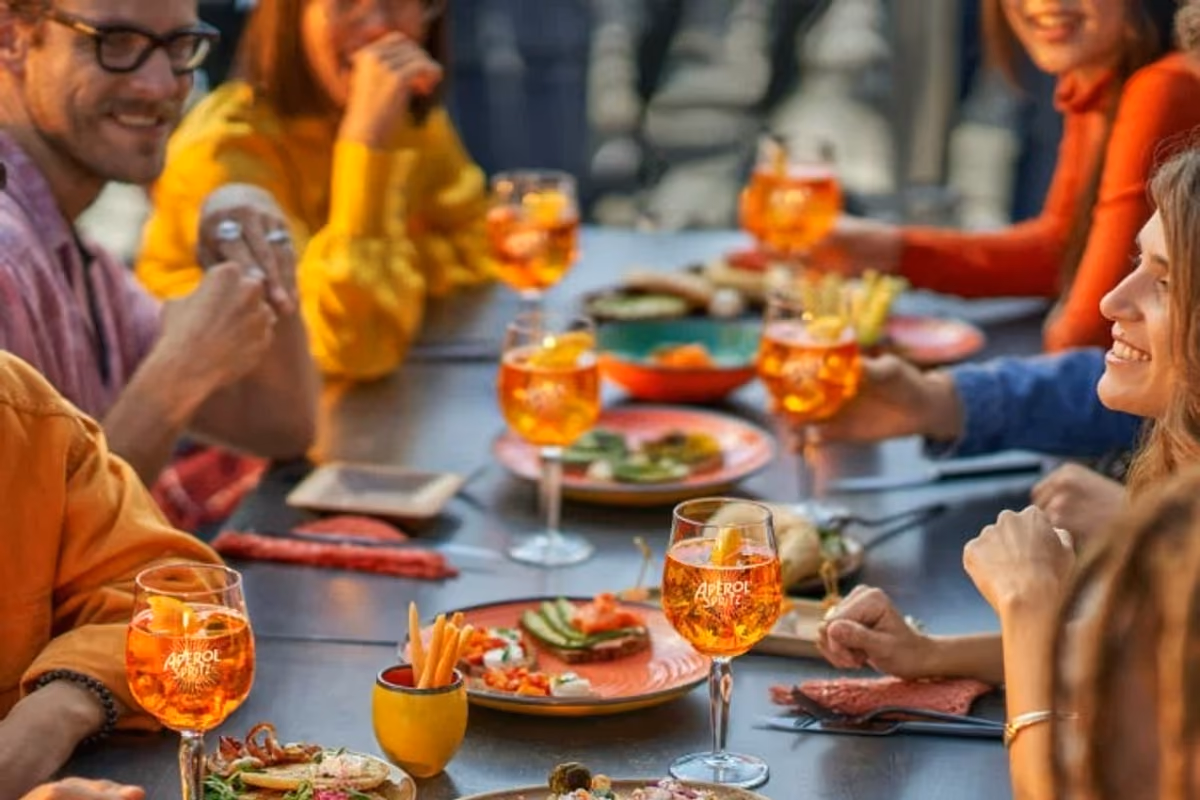 Dal trend low-alcohol alla tavola della domenica: l'arte del cocktail per il brunch