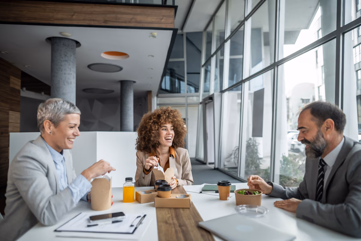 Anche durante un pranzo di lavoro si possono capire diverse cose dei nostri commensali
