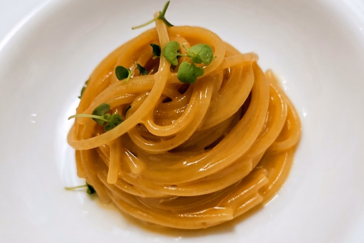 Babila Cagelli cambia casa, non anima: la sua cucina resta circondata dall’arte