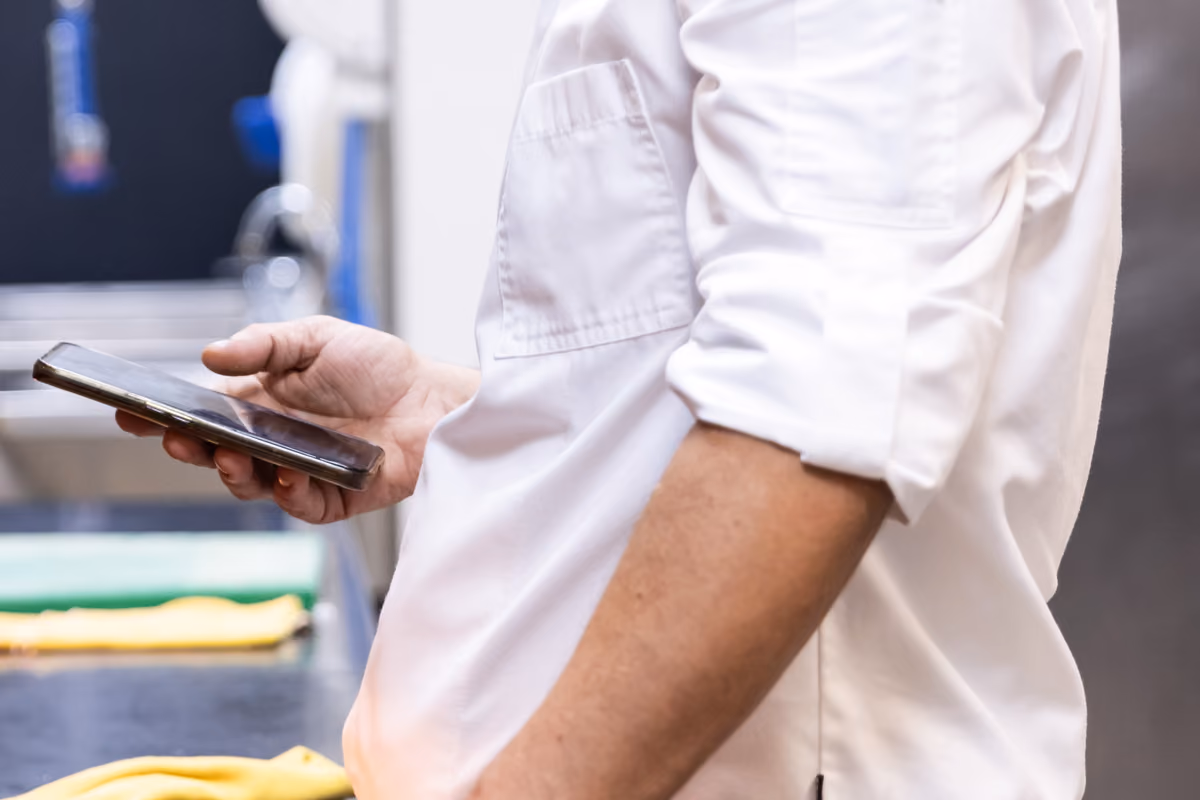Pretese e recensioni: la lettera di un cuoco stanco di sentirsi poco rispettato dai clienti