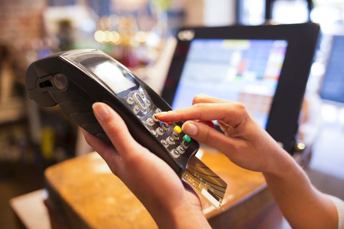 Mancia digitale al ristorante: il Pos non cambia le regole