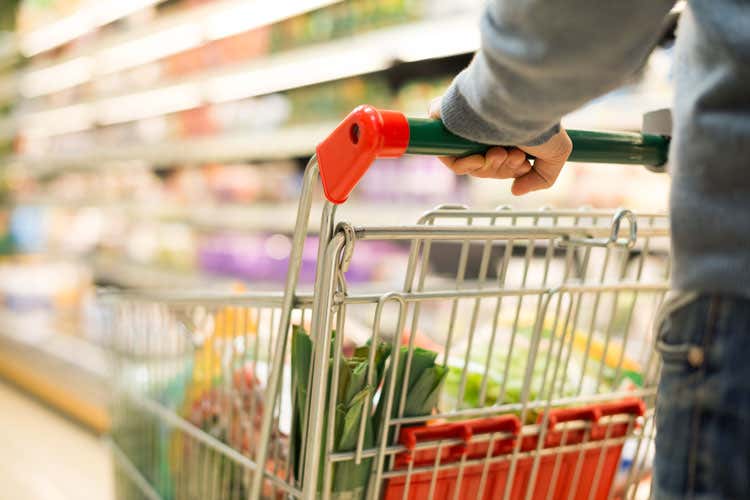 Prezzi degli alimentari, crescita all'1%. Il carrello della spesa rallenta allo 0,9%